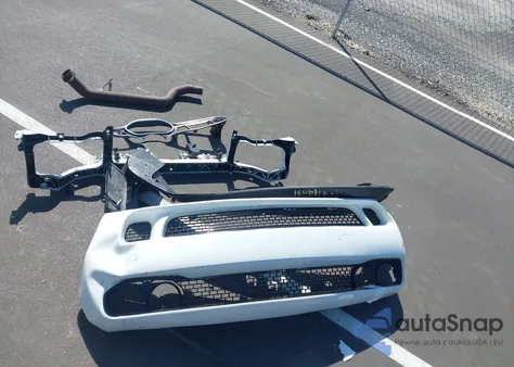 2016 Dodge Challenger 392 Hemi Scat Pack Shaker from USA, damaged, VIN 2C3CDZFJ8GH325978